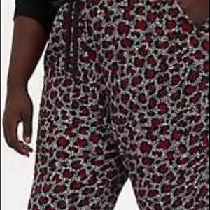 ⭐️HOST PICK⭐️ Torrid leopard print fleece sleep joggers 2X $40